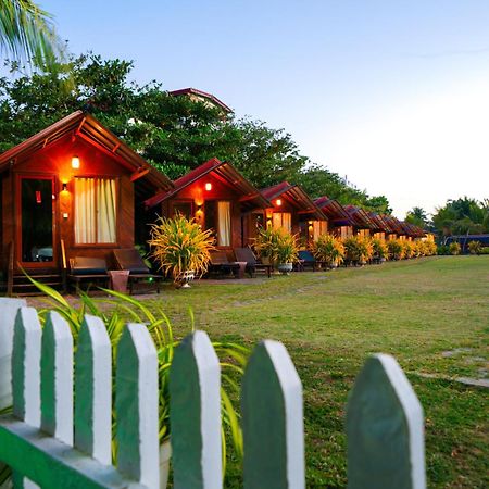Jkab Beach Resort Trincomalee Exterior photo